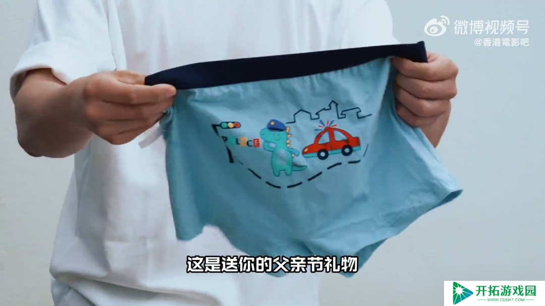 80后回忆杀！62岁李连杰和41岁谢苗再度同框饰演“父子”
