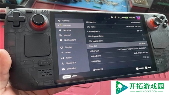 技术高超!国外有人将SteamDeck OLED内存扩容至32GB